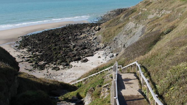 Les Escapades : Au Portel, trouver la plage secrète de Ningle se mérite...