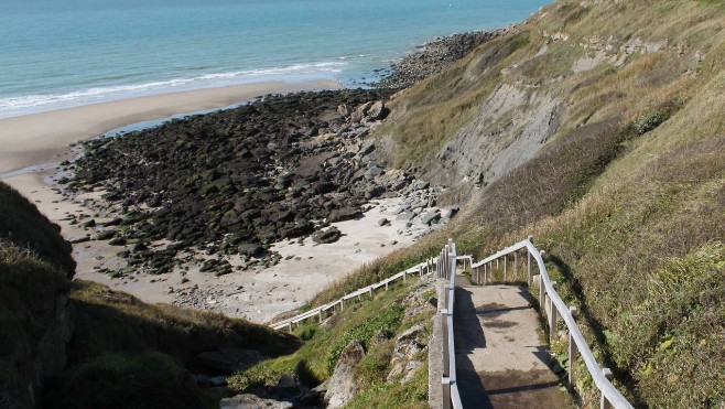 Les Escapades : Au Portel, trouver la plage secrète de Ningle se mérite... 