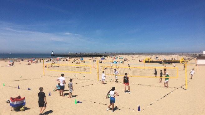 Cet été, pratiquez le beach volley sur la plage de Calais grâce au LIS Saint-Pierre