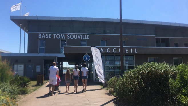 A Sangatte, réouverture des espaces hébergement, restauration et bar-snacking à la base Tom Souville