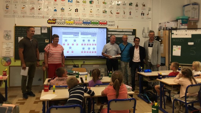 8 nouveaux écrans numériques interactifs dans les écoles de Sangatte Blériot-plage