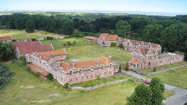 A Zuydcoote, la Ferme Nord deviendra la Maison du Grand Site de France des Dunes des Flandres.