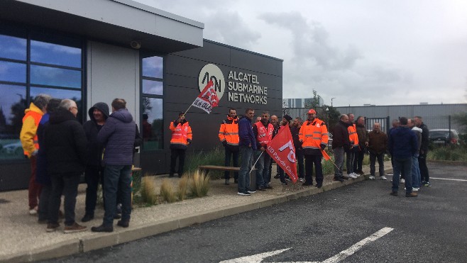 Mobilisation des salariés d’ASN à Calais pour réclamer des revalorisations salariales
