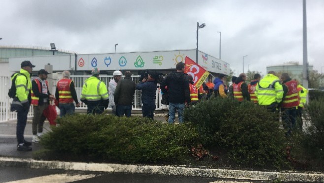 Fin de la grève au dépôt de carburant TOTAL à Mardyck