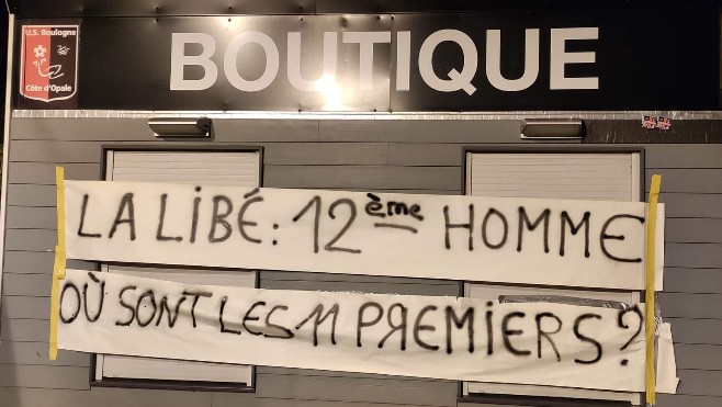 Boulogne-sur-mer : la colère des supporters de l'USBCO s'affiche sur des banderoles