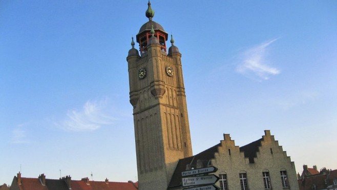 Deux gites insolites dans le beffroi de Bergues !