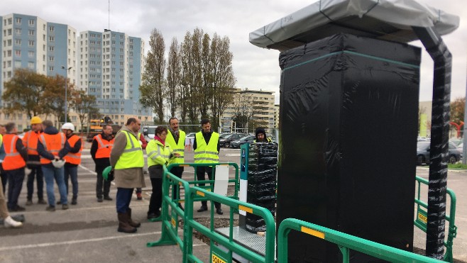 Installation de bornes de recharge pour véhicules électriques sur le parking de Carrefour MiVoix à Calais