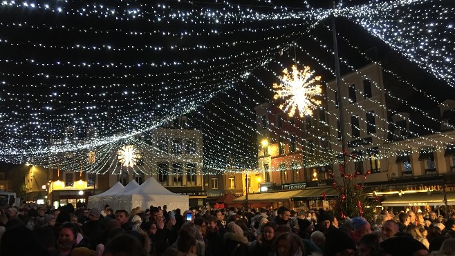 Boulogne sur mer a lancé ses illuminations de Noël mercredi soir. 