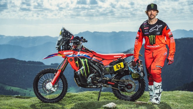 Adrien Van Beveren prendra, demain, le départ son 8ième Dakar sur une Honda. 