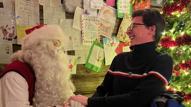 Le député Pierre-Henri Dumont rencontre le Père Noël en Laponie