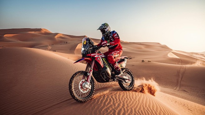 Moto: Adrien Vanbeveren termine 5ème du Dakar 2023