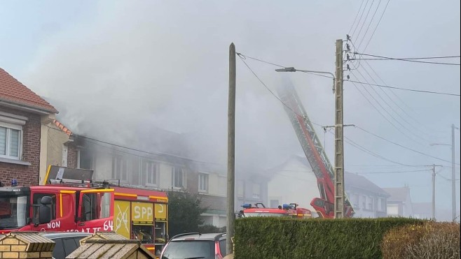 Un incendie détruit totalement une maison à Saint-Pol-sur-Mer.