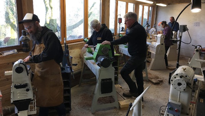 A La Capelle-les-Boulogne, des tourneurs sur bois vont construire la plus grande poivrière du monde !