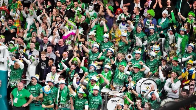 Des déguisements de carnaval,« BlackFace » choquent un joueur de Roanne lors du match de  carnaval du Portel, le maire soutient les supporters.