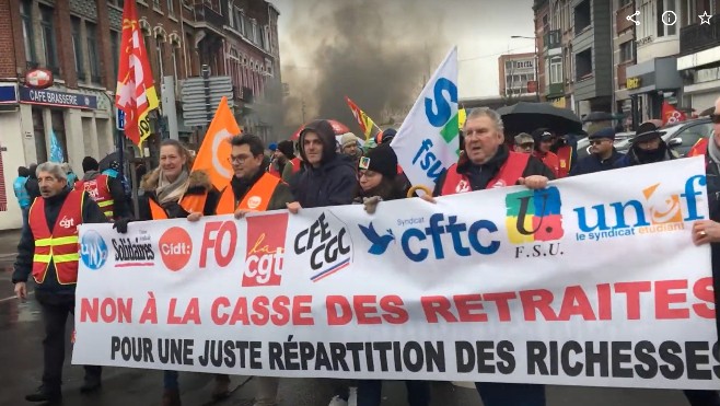 A Dunkerque, les syndicats ouvrent une semaine d'actions et de grèves contre la réforme des retraites. 