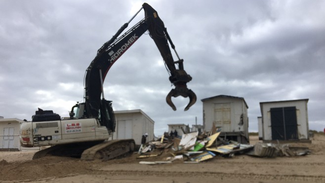 Début des destructions de chalets sur la plage de Blériot