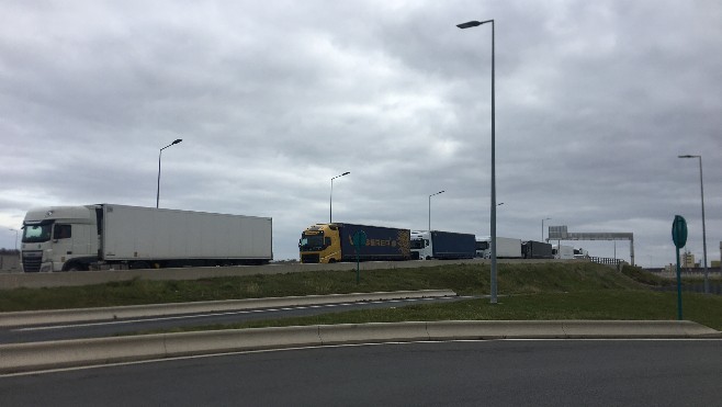 Blocage du port de Calais décrété par la CGT