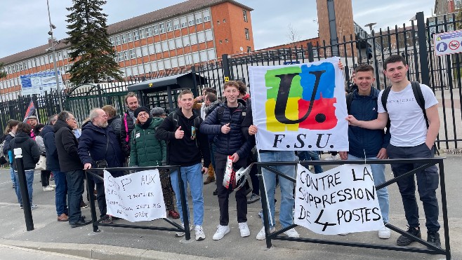 Abbeville: protestation contre des suppressions de postes au lycée Boucher de Perthes