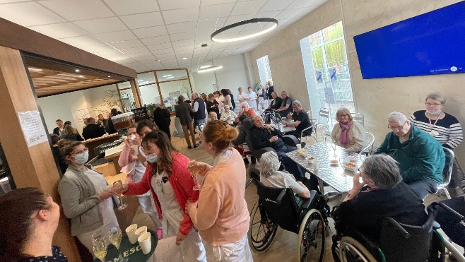 Abbeville: les résidents de l'Ehpad Georges Dumont ont désormais un bistrot dans leur établissement