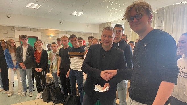 Des élèves du lycée Jan Lavezzari de Berck mobilisés pour l'association « Lames de Joie »