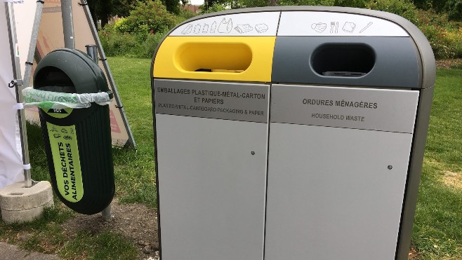 A Dunkerque, en ville aussi, on trie ses déchets dans des Points Urbains de Récupération. 