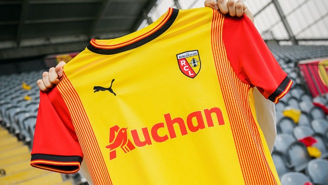 Football : le RC Lens dévoile son nouveau maillot !