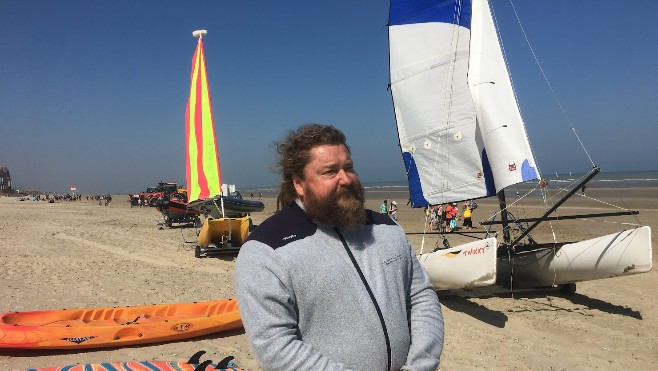 A Dunkerque, les bases de voile accueillent le public tout l'été.