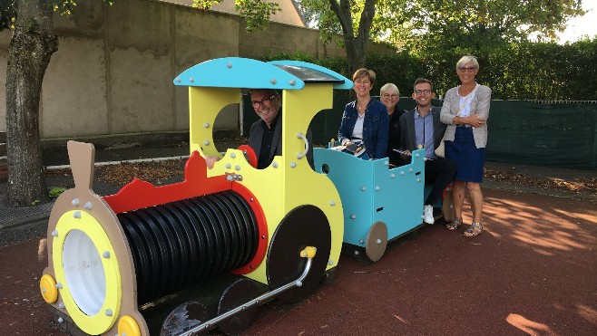 Marck, le toit de l'école du Moulin est enfin étanche !