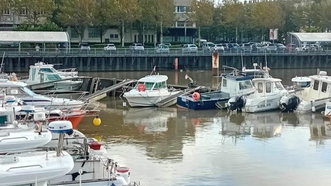 Boulogne-sur-mer: un bateau de plaisance a coulé dans le port hier matin lors de l'ouverture du barrage Marguet !