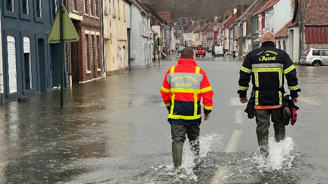 Inondations dans le Pas-de-Calais: 37 axes routiers encore coupés, et 17 établissements scolaires fermés