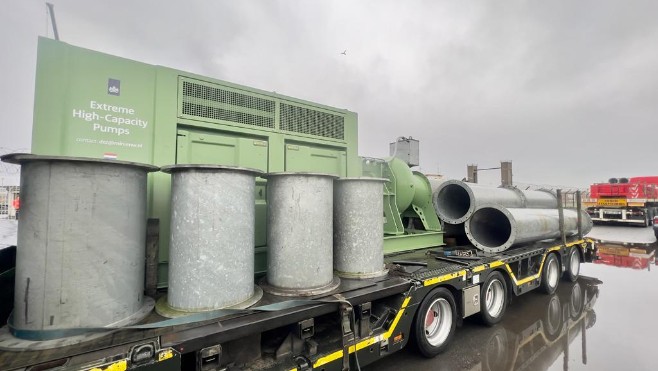 Inondations : deux pompes néerlandaises sont arrivées à Mardyck !
