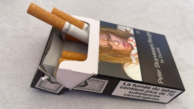 En 2025, le prix du paquet de cigarettes passera à 12 euros, puis 13 euros en 2026.