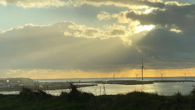 La plus grande éolienne de France et la deuxième au monde est au port de Boulogne sur mer pour 40 ans !