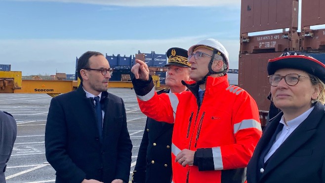 Port de Dunkerque : 25 douaniers supplémentaires et de nouveaux scanners pour mieux contrôler les trafics de marchandises. 