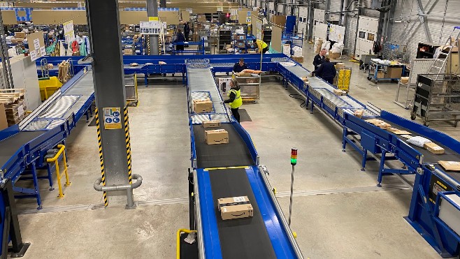 Encore une grosse semaine de rush à La Poste pour distribuer les colis du Père Noël !