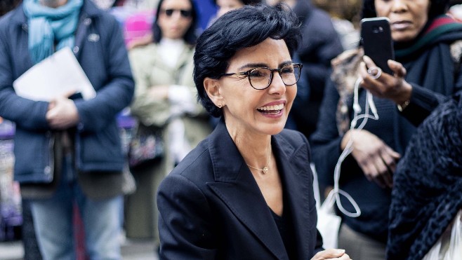 Gabriel Attal présente un gouvernement resserré, ancré à droite. 