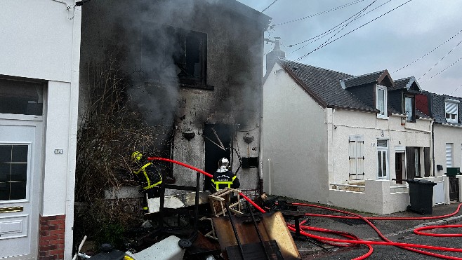 A Berck sur mer, une maison détruite dans un incendie.