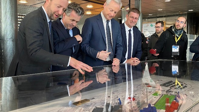 Avec Arcelor Mittal, le ministre de l'économie Bruno Le Maire prend le pari de produire de l'acier sans charbon.