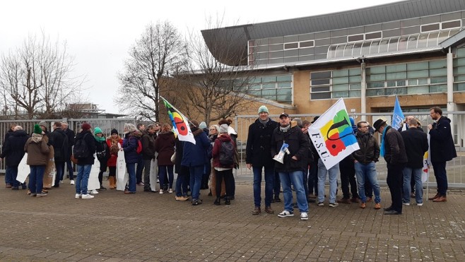 Calais : une soixantaine d’enseignants du lycée Léonard de Vinci en grève contre les suppressions de postes