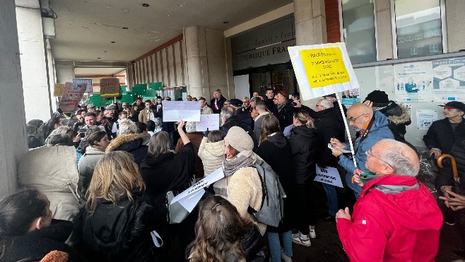 Importante mobilisation à Abbeville contre les fermetures de classes