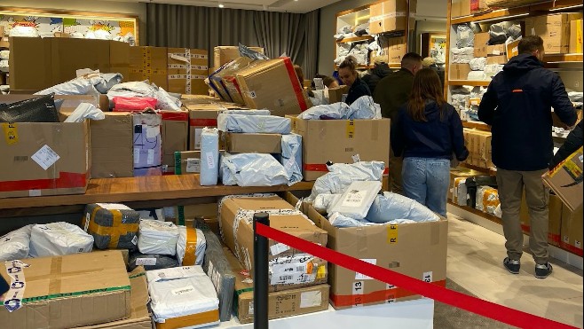 Près de 5 tonnes de colis en vente au poids à la Cité Europe jusqu'à vendredi !