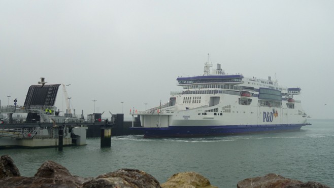 A Calais, les dockers de nouveau en grève