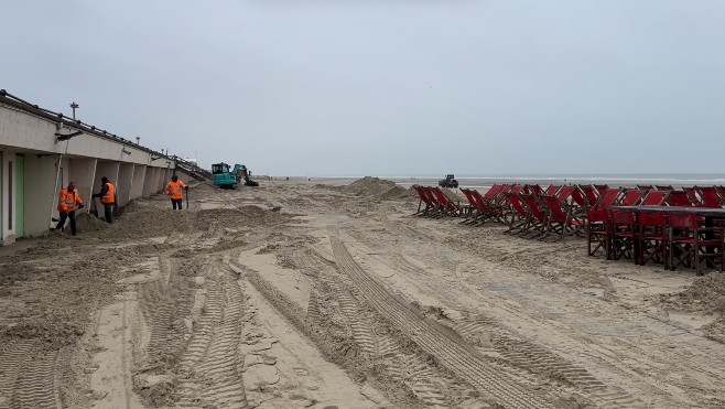 Touquet: après la tempête, c'est l'heure du grand nettoyage de la plage avant le week-end