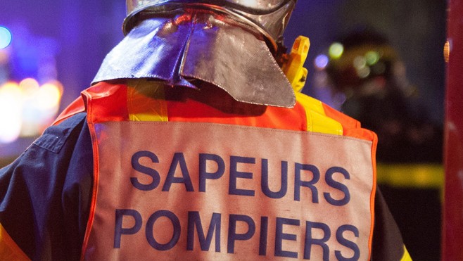 Un violent incendie s’est déclaré cette nuit dans un entrepôt à Auxi-le-Château. 