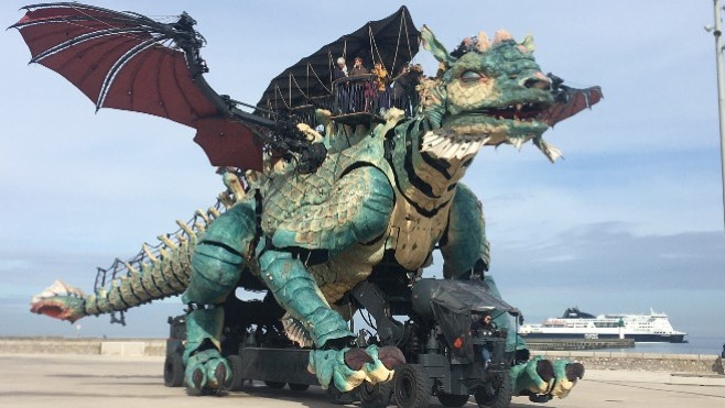 Nouvelle panne pour le Dragon de Calais, avec cette fois 40 personnes à bord. 