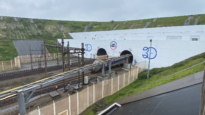 En 30 ans, le Tunnel sous la Manche a aussi connu de drôles d'histoires.