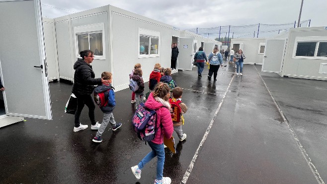 Les élèves d'Hesdigneul-lès-Boulogne ont fait leur rentrée dans une école provisoire