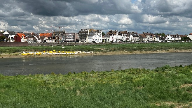 Etaples: le barrage flottant, contre les tentatives de traversées, une nouvelle fois sectionné
