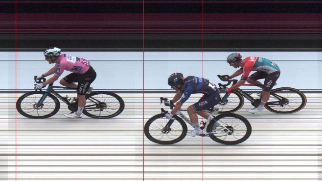 4 jours de Dunkerque : Sam Bennett gagne son troisième maillot rose à Cassel et devient le potentiel vainqueur 2024 !