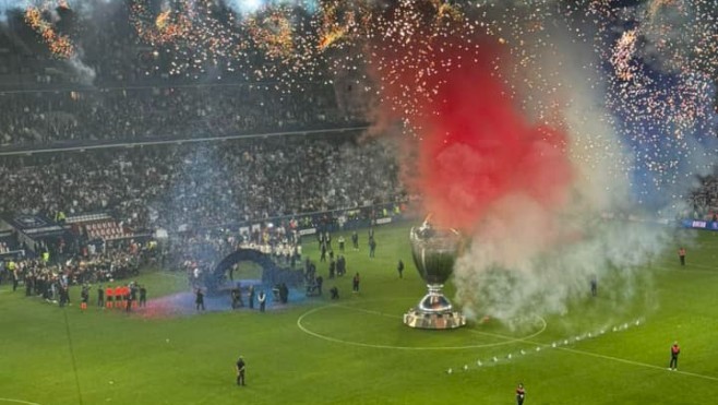 Football : un bus incendié et 30 blessés entre supporters sur une aire de l'A1 près d'Arras.